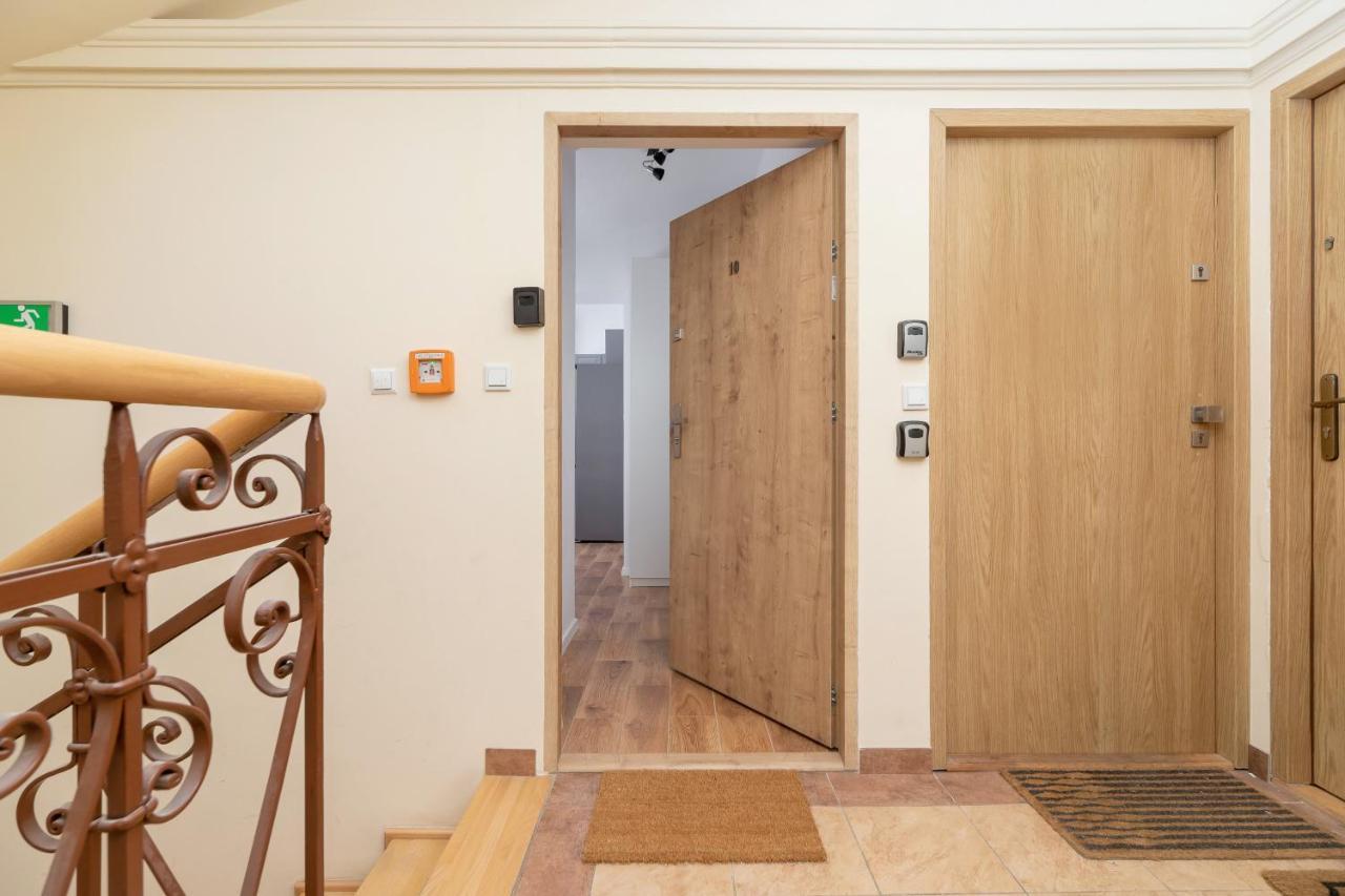 Radziwiłłowska Apartment Cracow Planty by Renters Kraków Zewnętrze zdjęcie